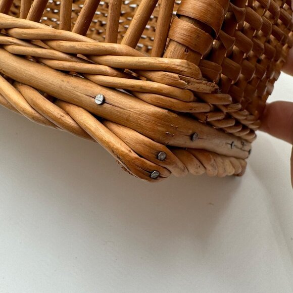 VTG Splint Wood Hand Crafted Wall Basket Organizer Magazine Mail French Country - Picture 15 of 16